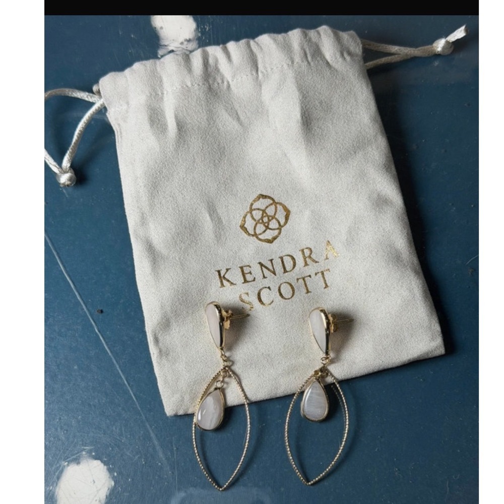 Kendra Scott Gold Tone White Stone Marquise Teardrop Drop Dangle Earrings Pouch - Picture 2 of 2